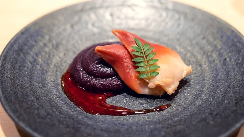 California Prune Conquers Tokyo: When Chinese Tradition M... - Foto 2